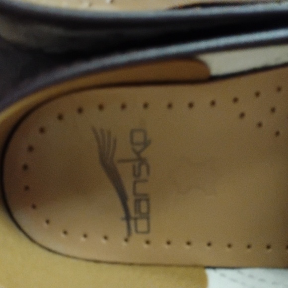 Leopard Print Clogs - Picture 6 of 7